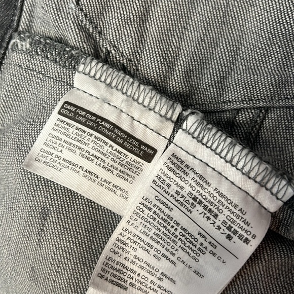 Levis Original Tucker Style Jean Jacket - Picture 9 of 9